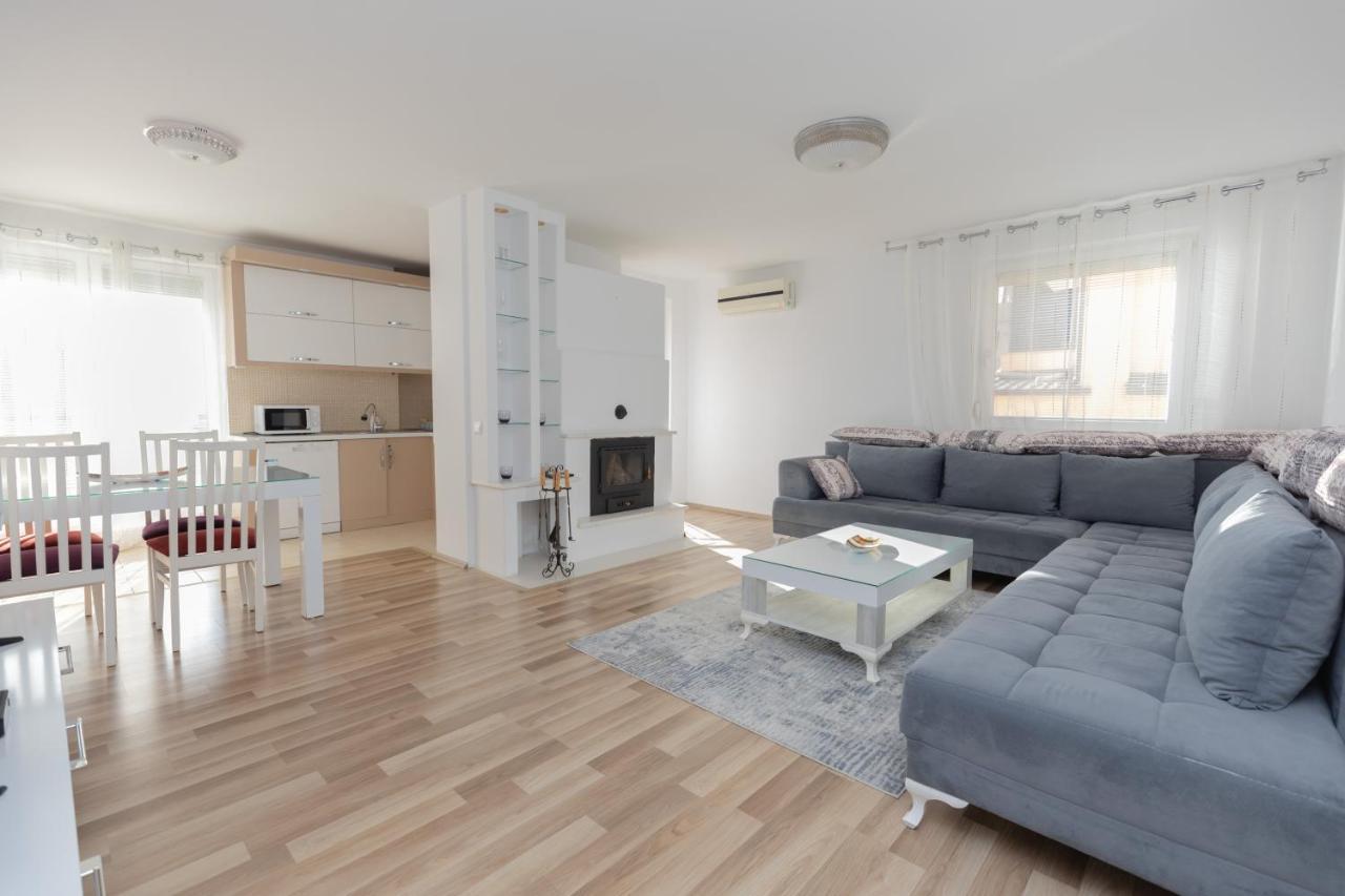 Dodona Aparthotel In Prishtina Priştine Dış mekan fotoğraf