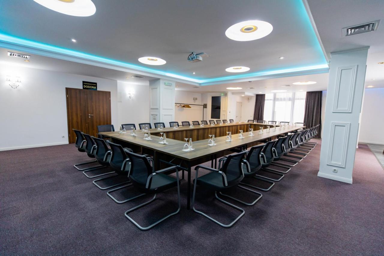 Dodona Aparthotel In Prishtina Priştine Dış mekan fotoğraf