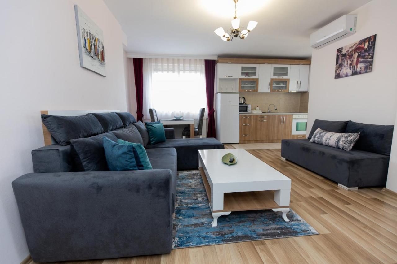 Dodona Aparthotel In Prishtina Priştine Oda fotoğraf