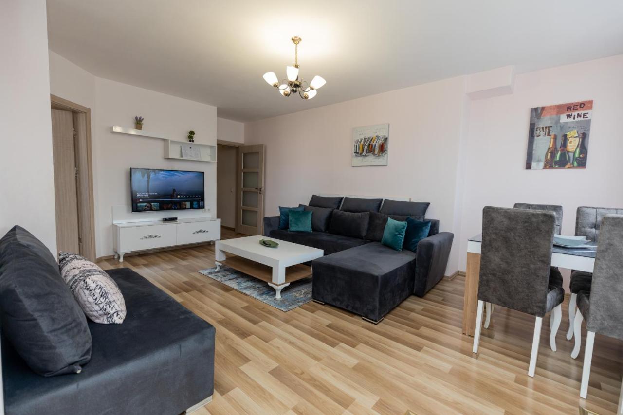 Dodona Aparthotel In Prishtina Priştine Dış mekan fotoğraf