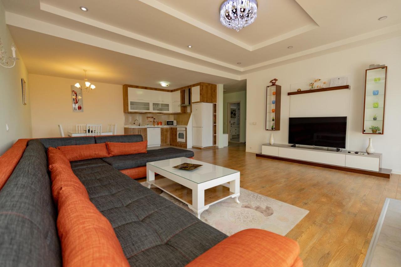 Dodona Aparthotel In Prishtina Priştine Dış mekan fotoğraf