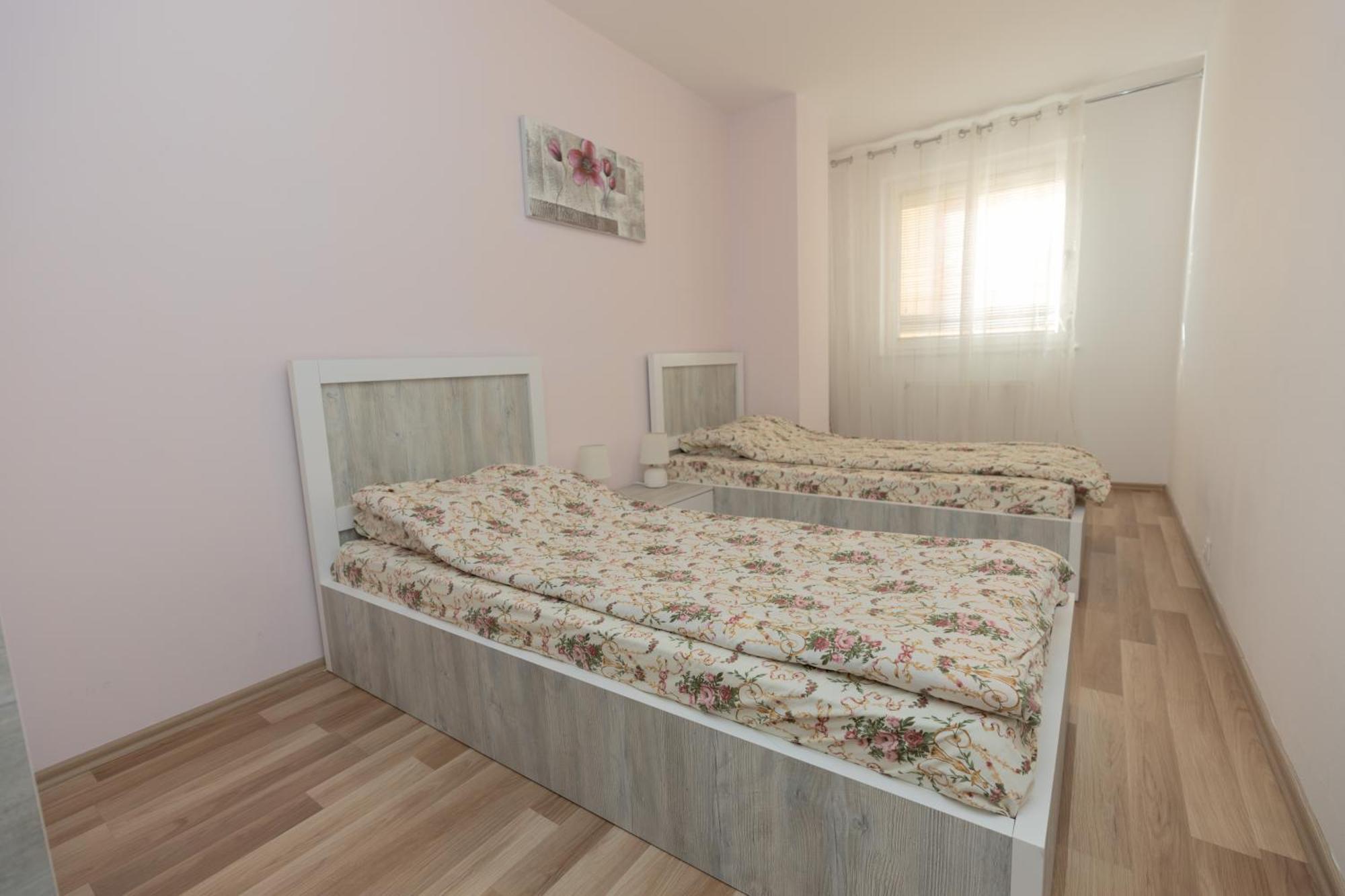 Dodona Aparthotel In Prishtina Priştine Oda fotoğraf