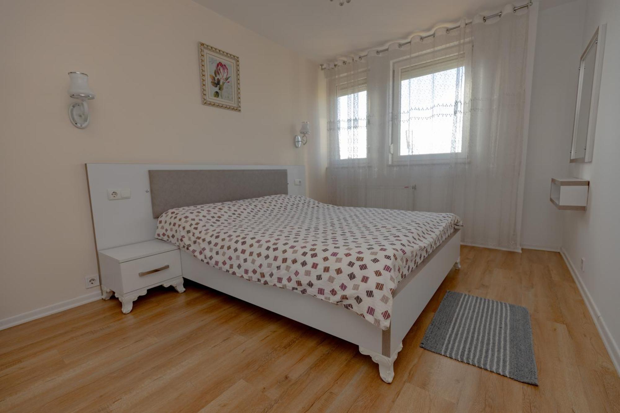 Dodona Aparthotel In Prishtina Priştine Oda fotoğraf