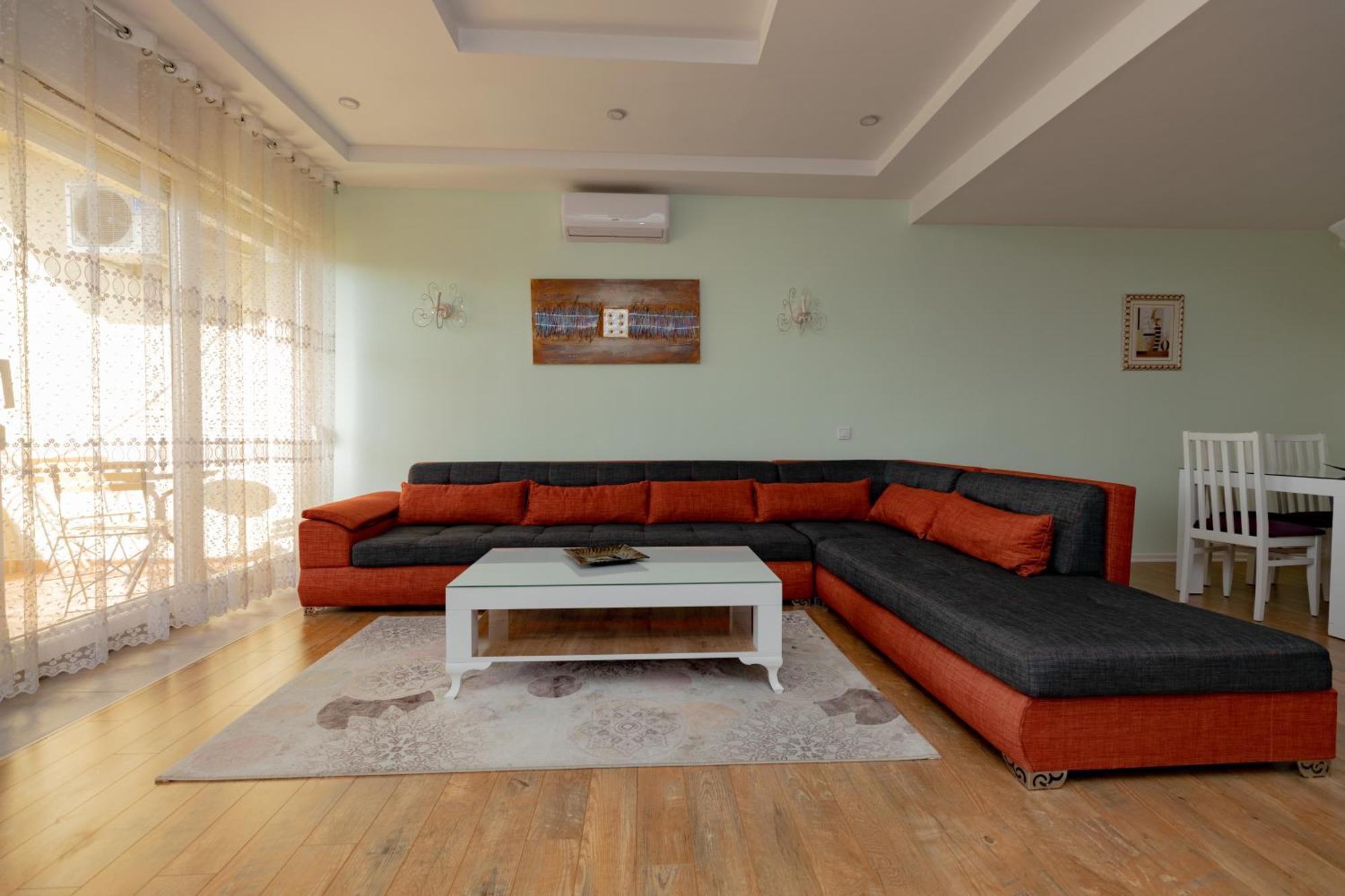 Dodona Aparthotel In Prishtina Priştine Oda fotoğraf