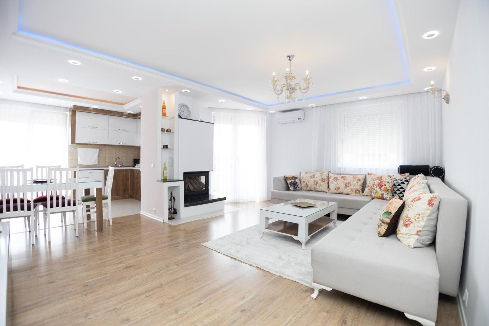 Dodona Aparthotel In Prishtina Priştine Dış mekan fotoğraf
