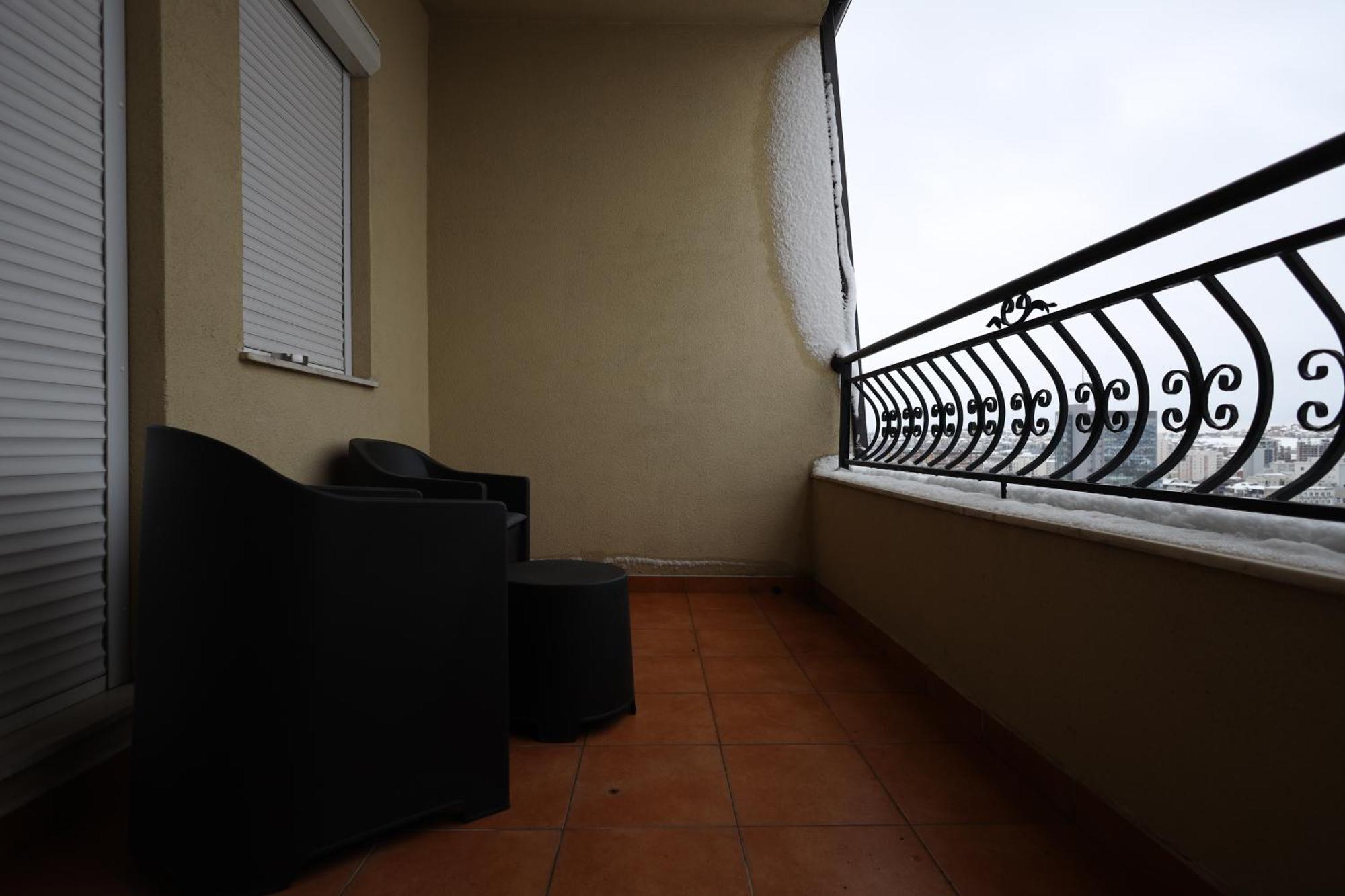 Dodona Aparthotel In Prishtina Priştine Dış mekan fotoğraf
