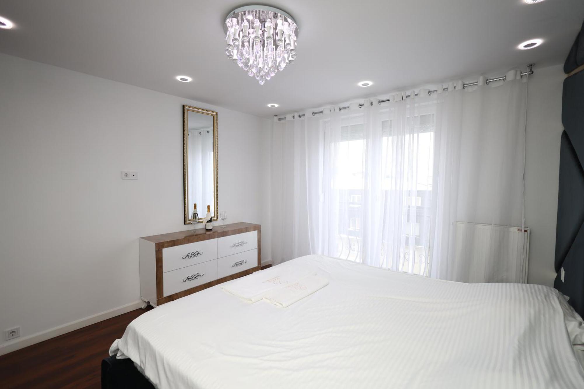 Dodona Aparthotel In Prishtina Priştine Dış mekan fotoğraf